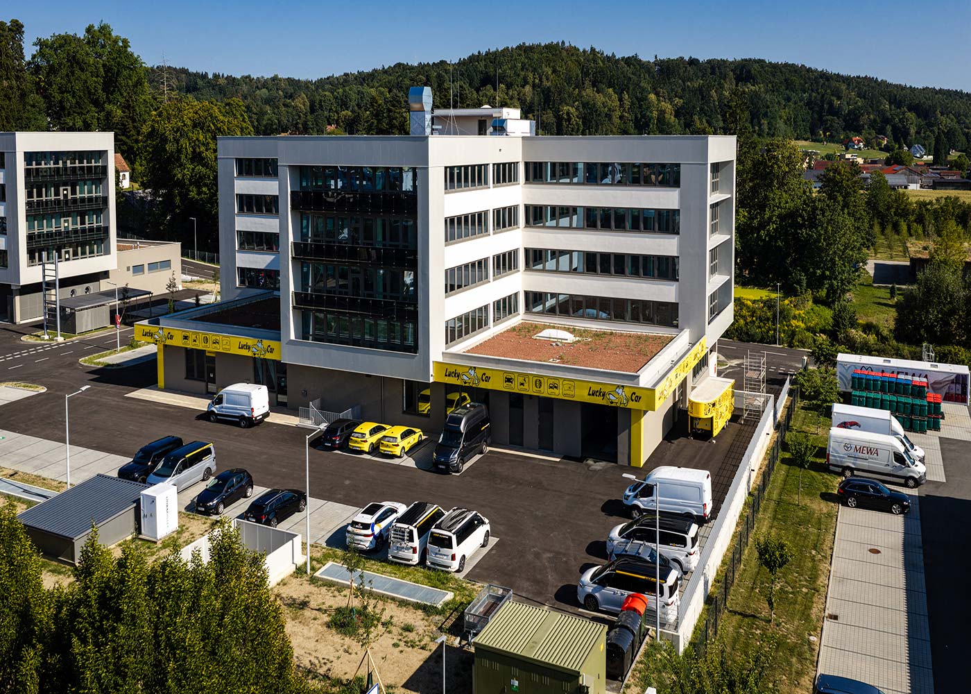 Grambach, Teslastraße 1-3