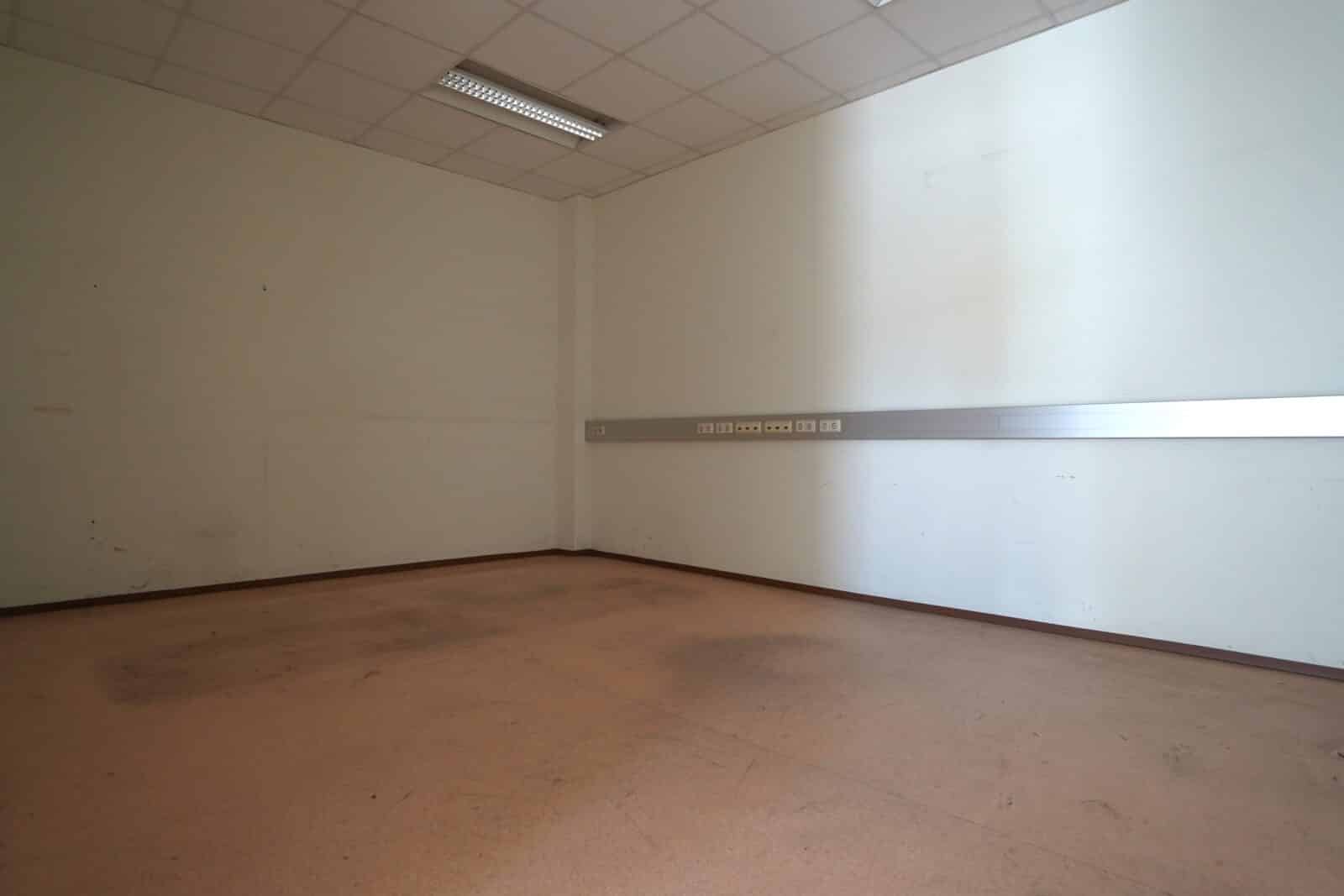 Hallen und Bürokombination – Bild 7
