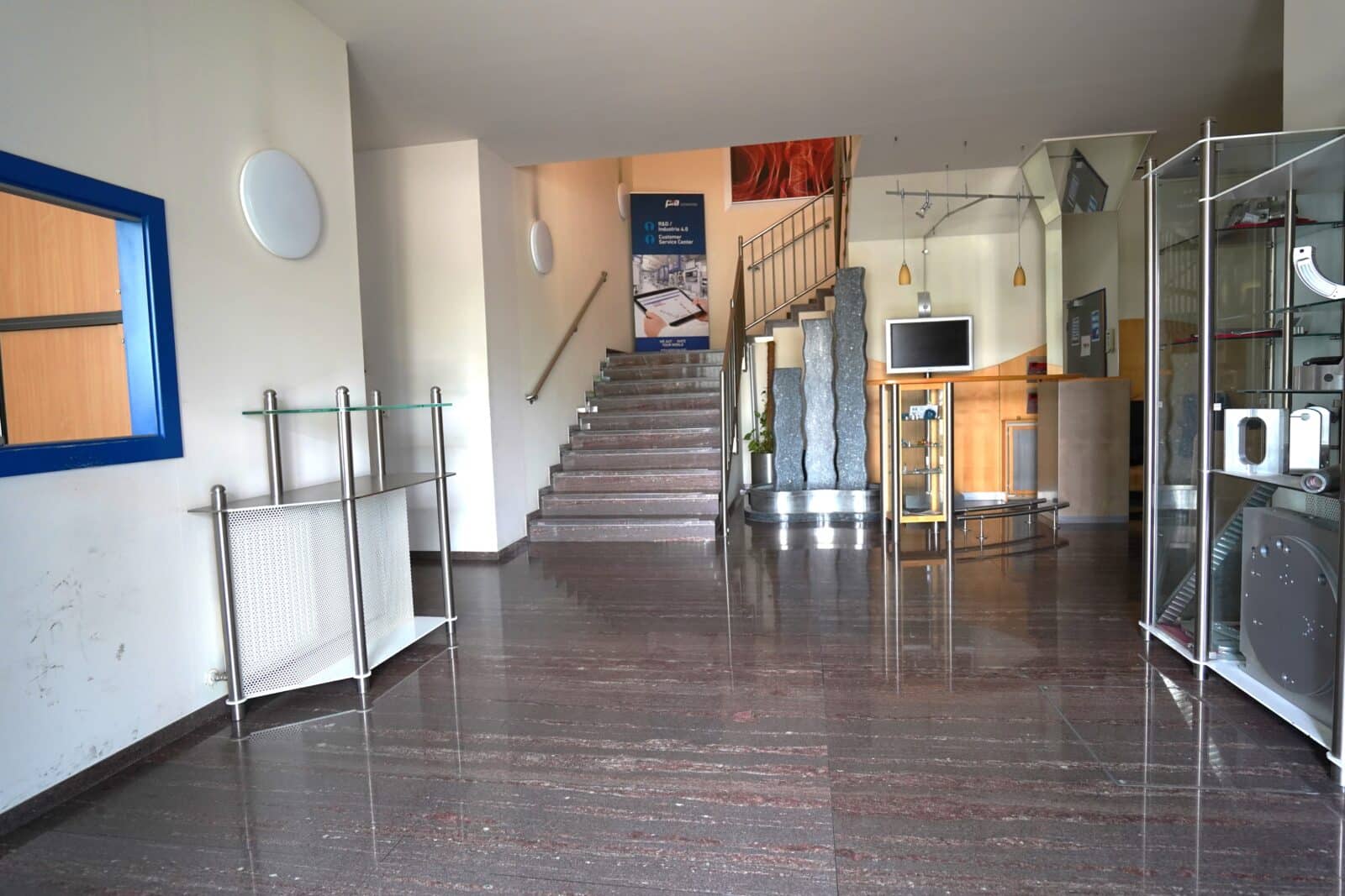 Hallen und Bürokombination – Bild 8