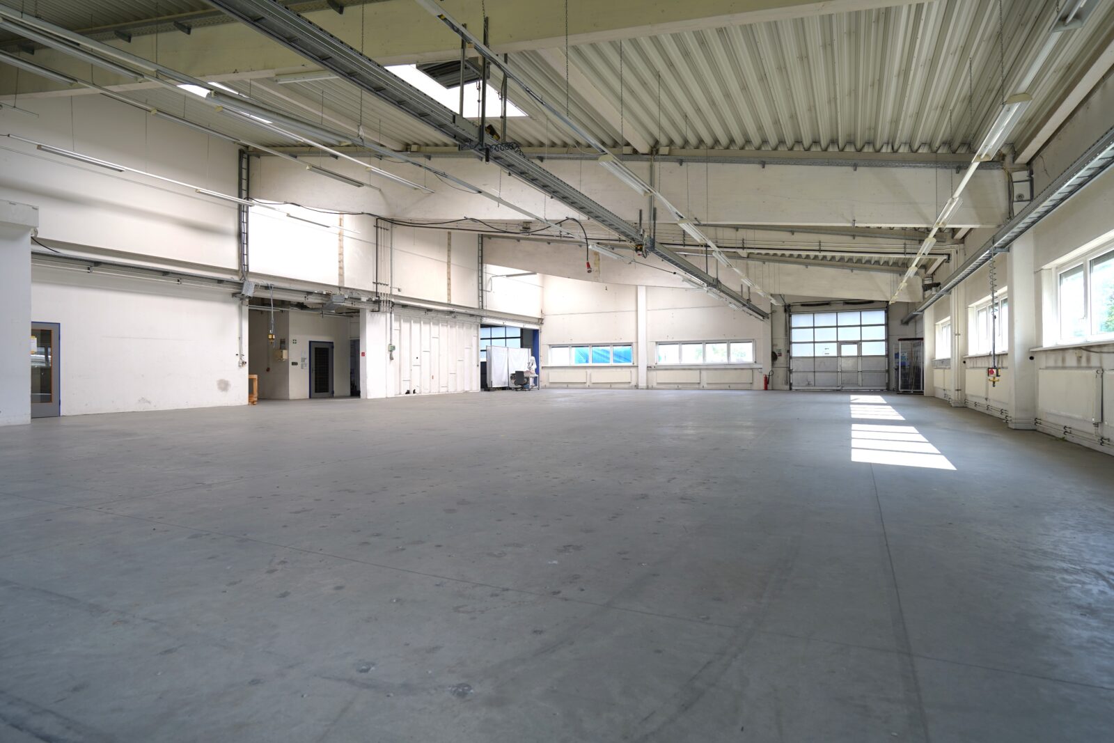 Hallen und Bürokombination – Bild 5