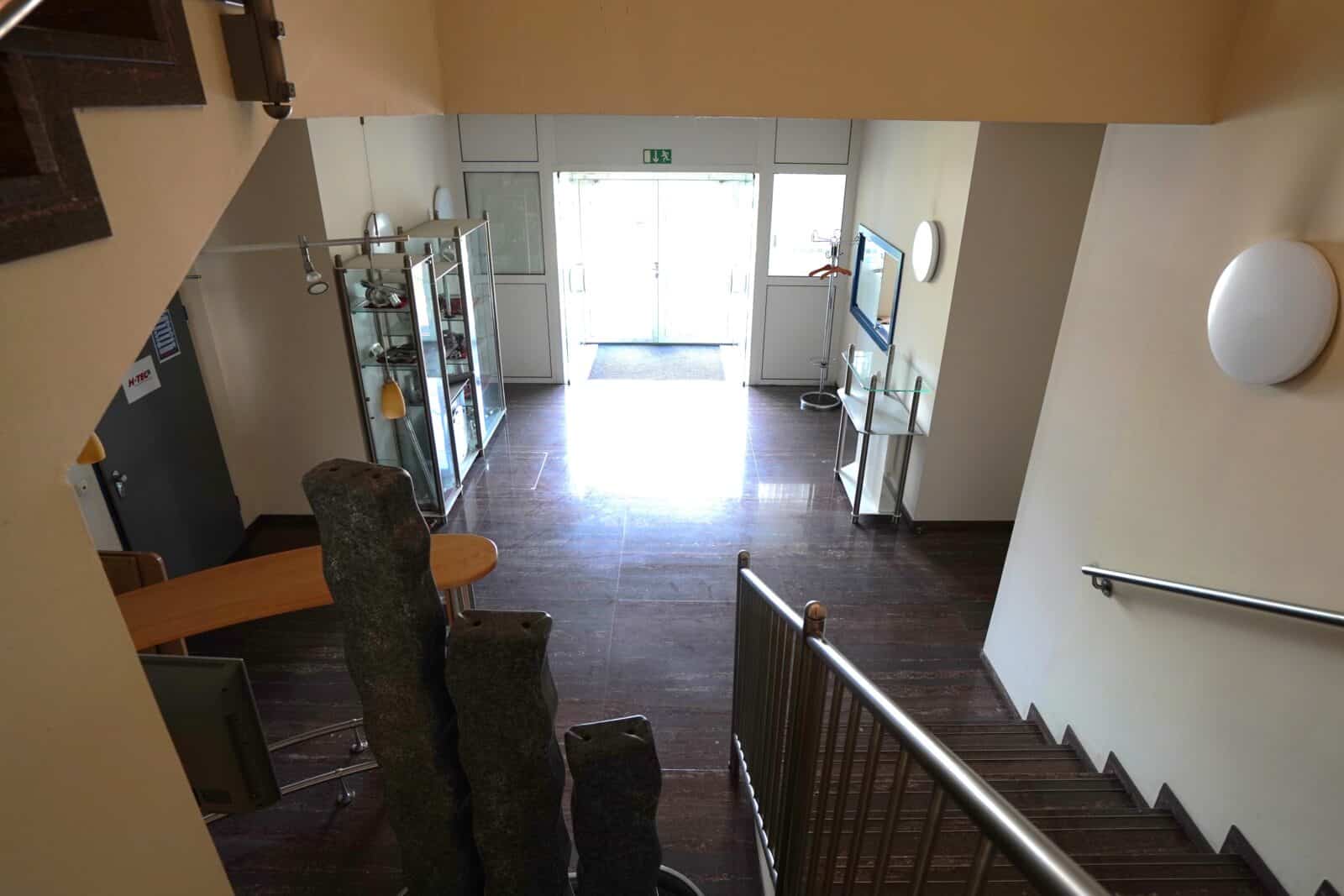 Hallen und Bürokombination – Bild 9