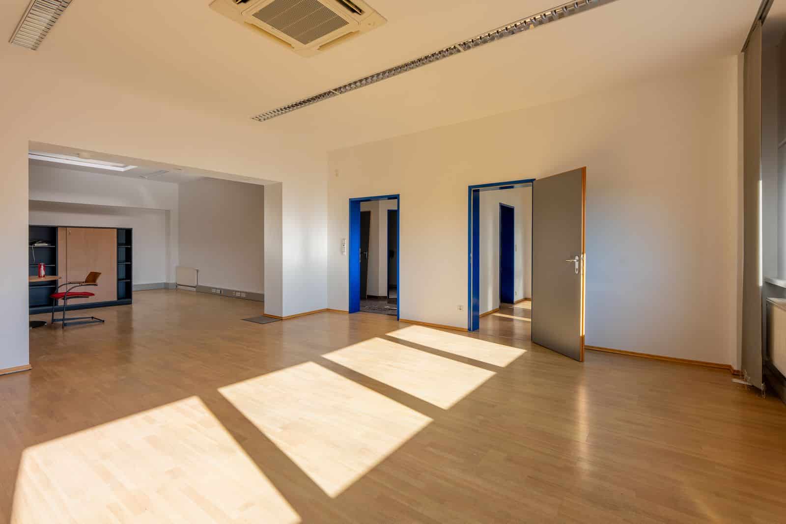 224,38 m² Büroflächen zu vermieten – Bild 2