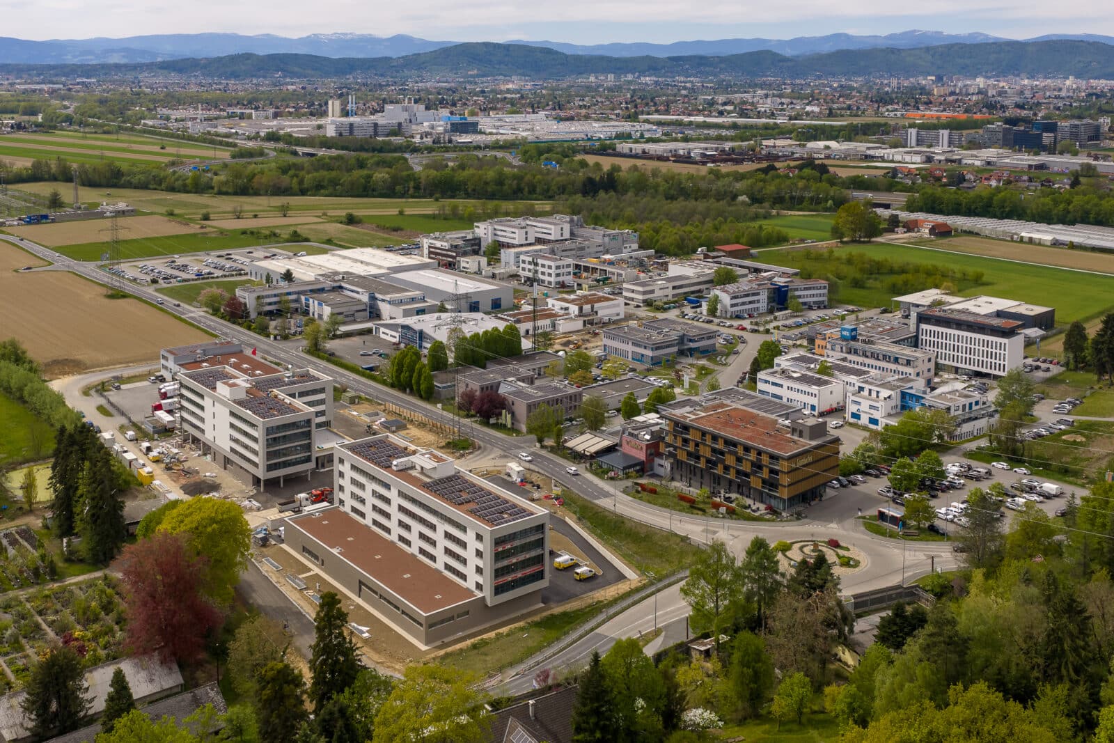 220 m² Neubauflächen nach Ihren Wünschen – Bild 1