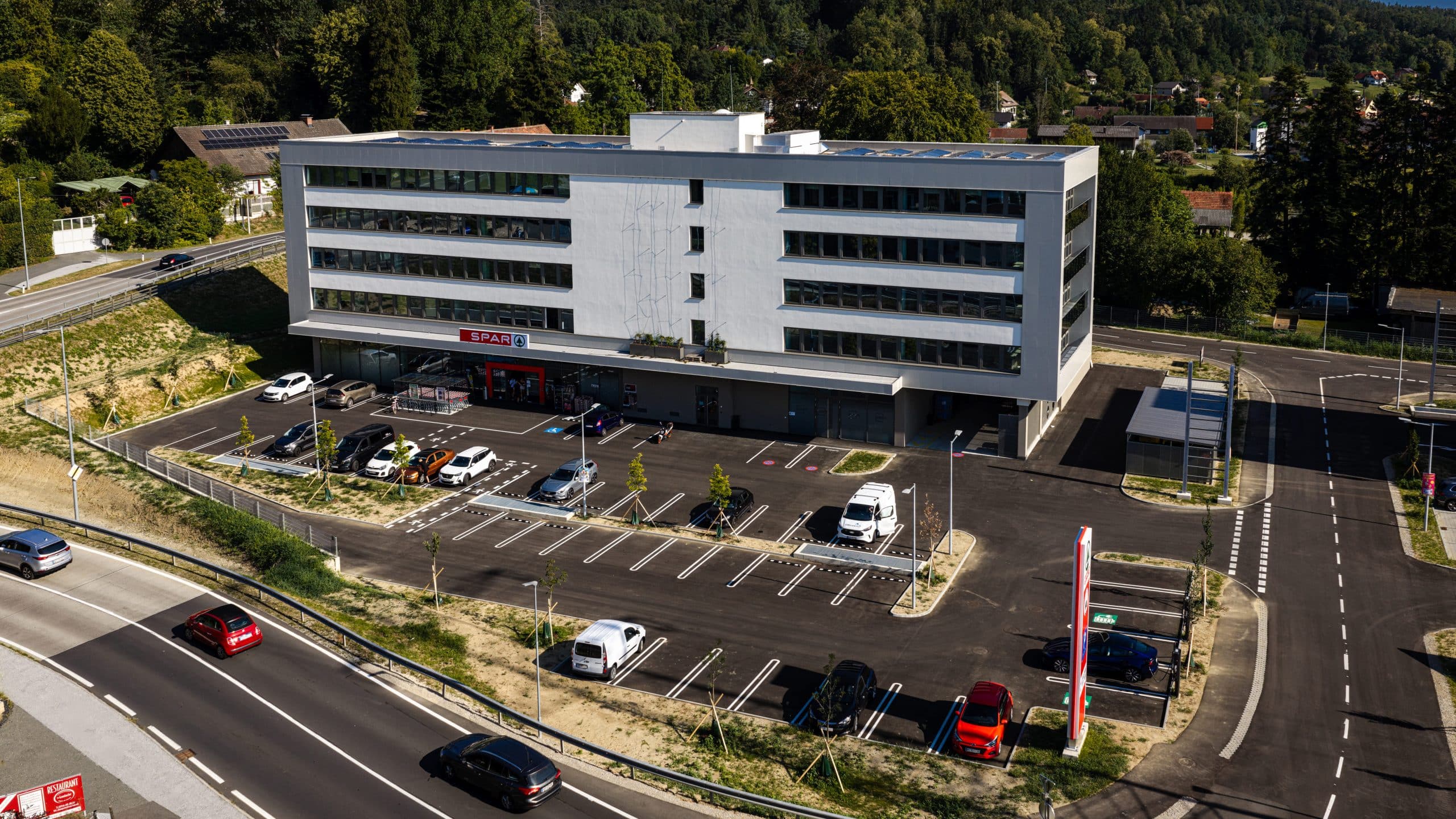 Schreiner Capital Teslastraße 1-3-9.jpg