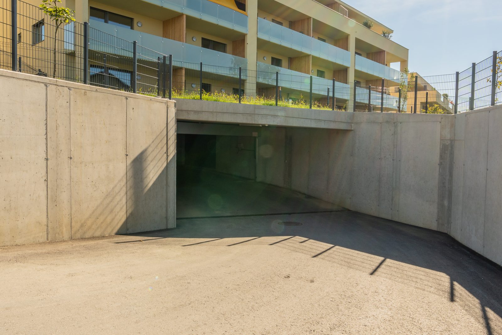 Tiefgaragenstellplatz für Anleger – Bild 1
